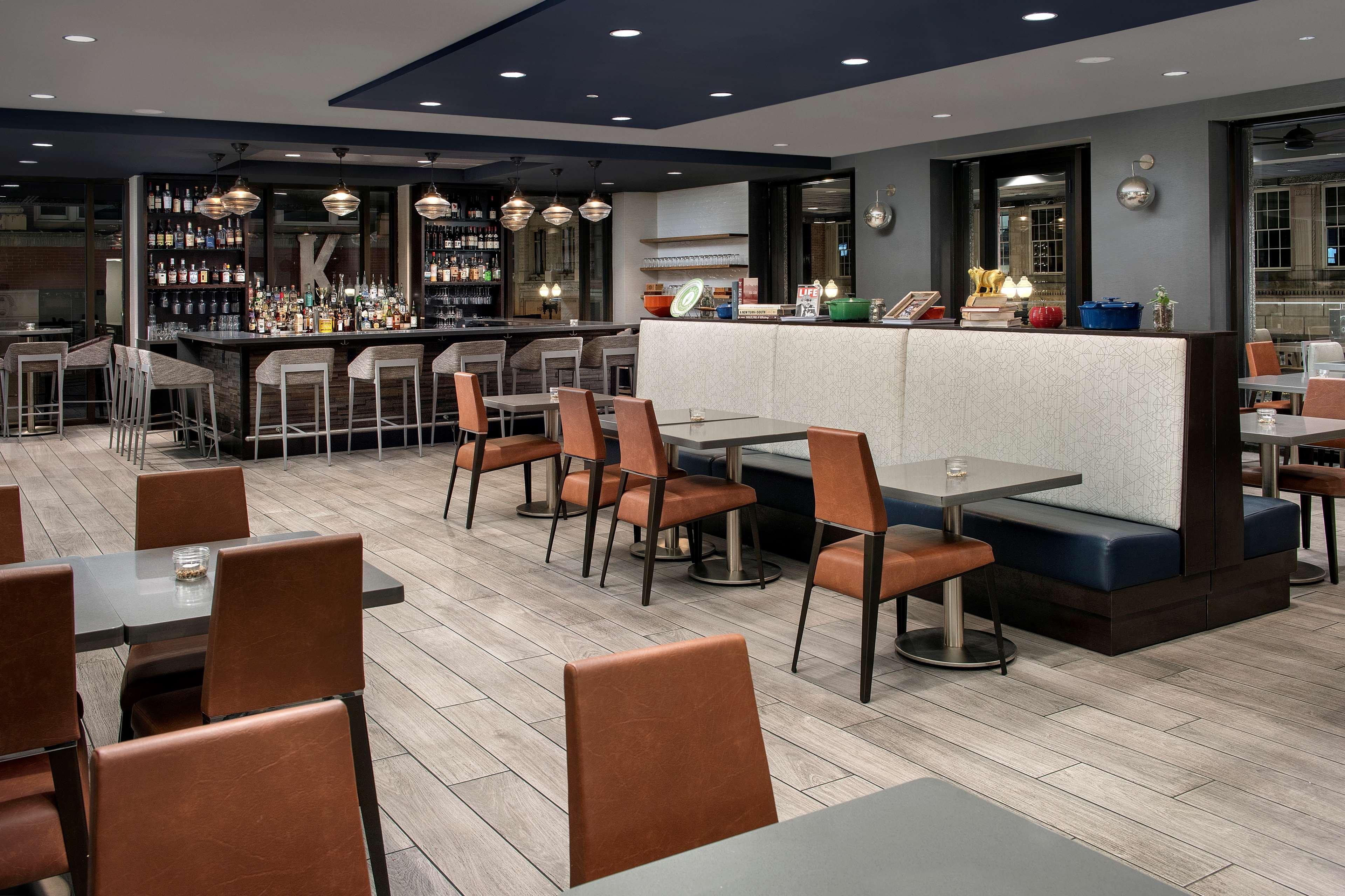 Embassy Suites By Hilton Knoxville Downtown Exterior photo