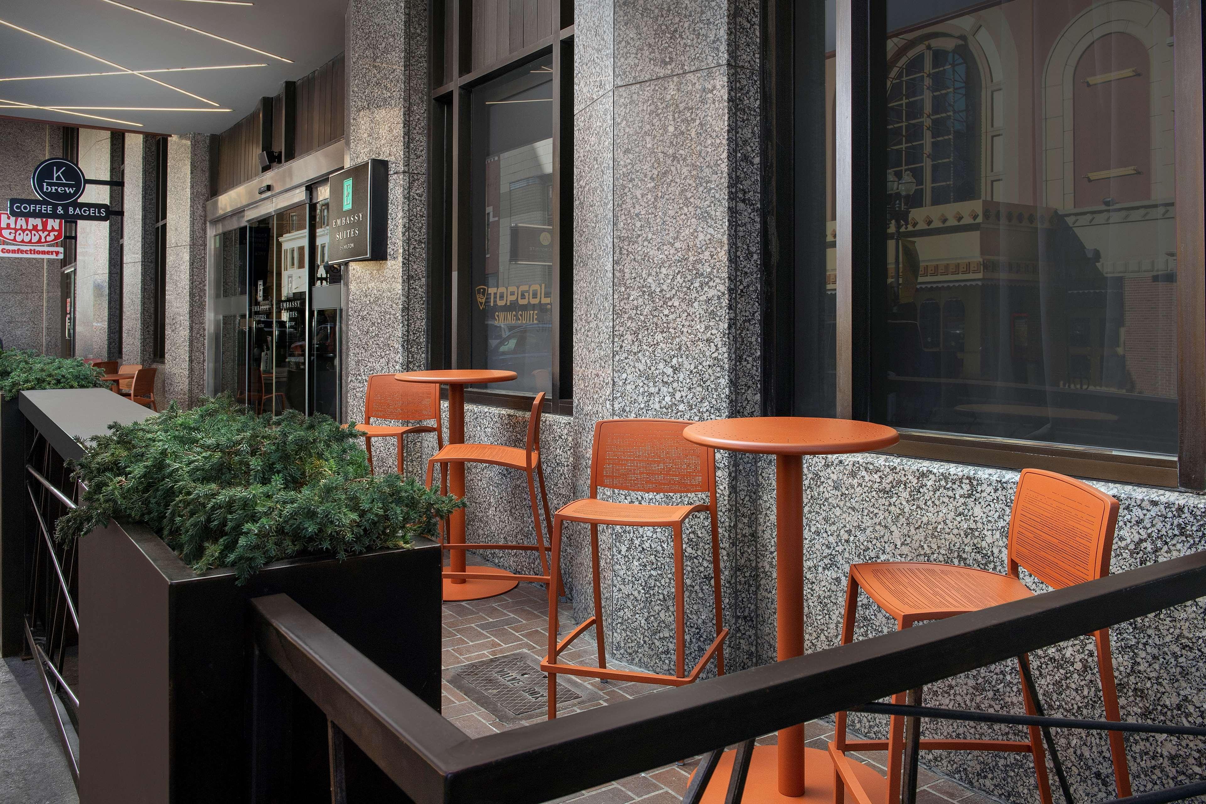 Embassy Suites By Hilton Knoxville Downtown Exterior photo