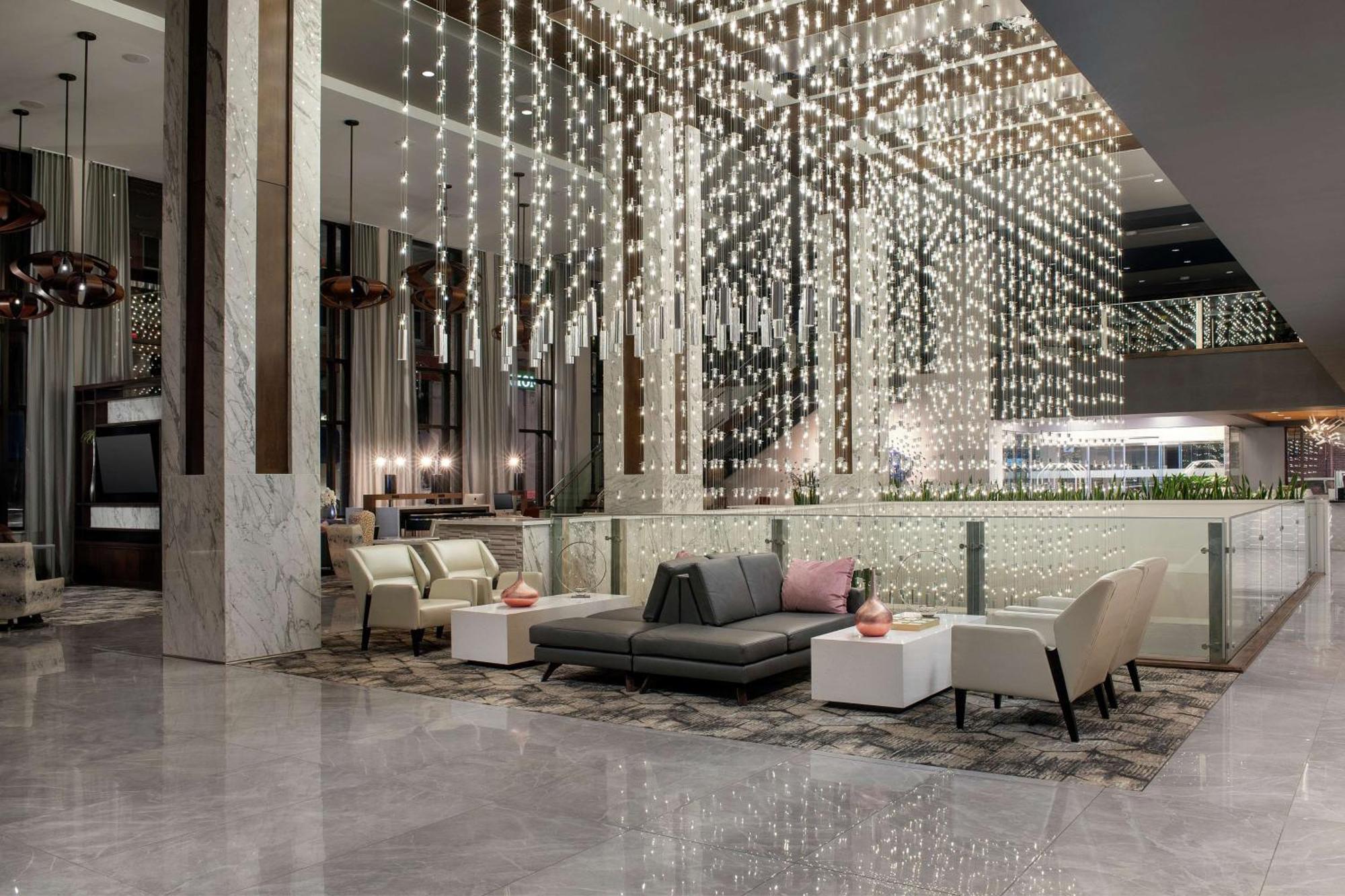 Embassy Suites By Hilton Knoxville Downtown Exterior photo
